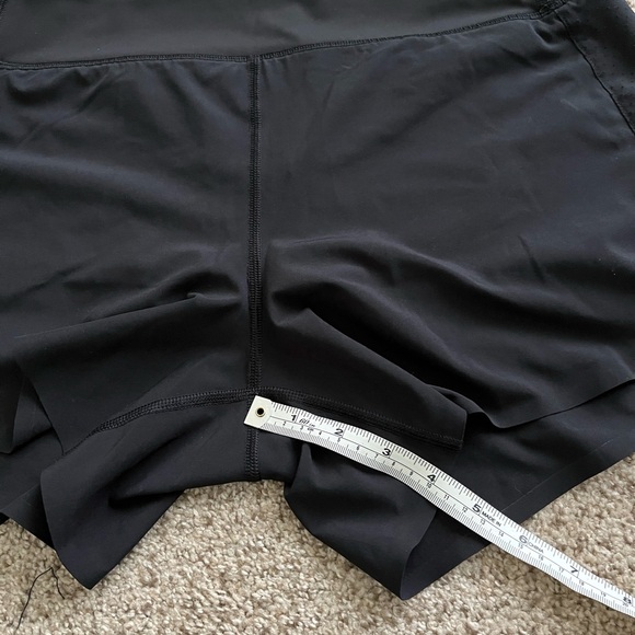 Athleta Run With It 4.5” shorts - Picture 5 of 6